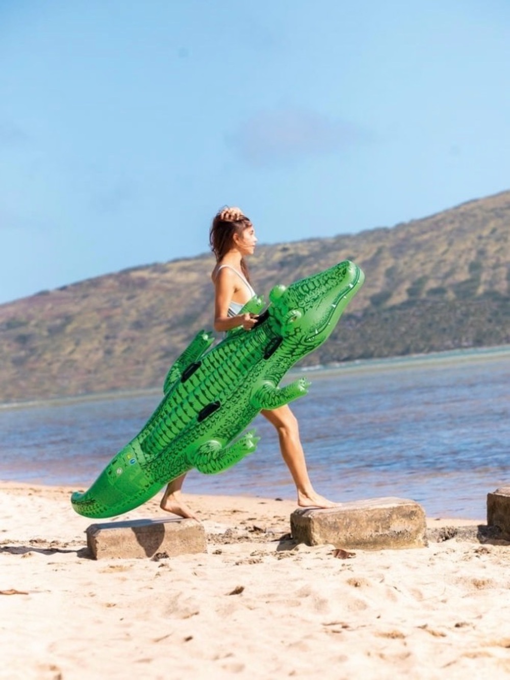 NEW GIANT Oversized Gator Alligator Ride On Inflatable Float Pool Toy 80”
Intex - Picture 7 of 9